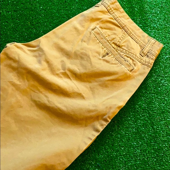 Modern Amusement Short - Picture 3 of 3